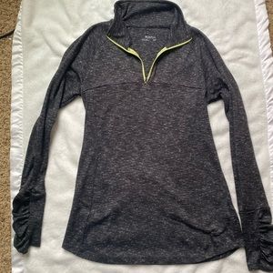 Columbia - size M - lightweight crew neck jacket w/ 1/4 zipper